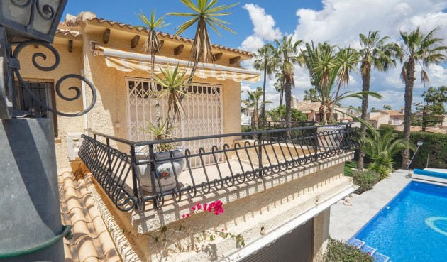 Brukt - Villa -
Orihuela Costa - Costa Blanca