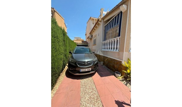 Reventa - Villa -
Villamartin - Costa Blanca