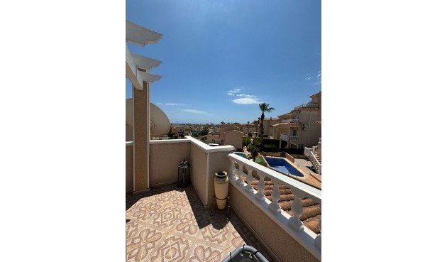 Reventa - Villa -
Villamartin - Costa Blanca