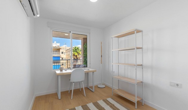 Återförsäljning - Apartment -
Torrevieja - Playa De Los Naufragos