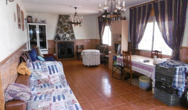 Reventa - Villa -
Yecla - Inland