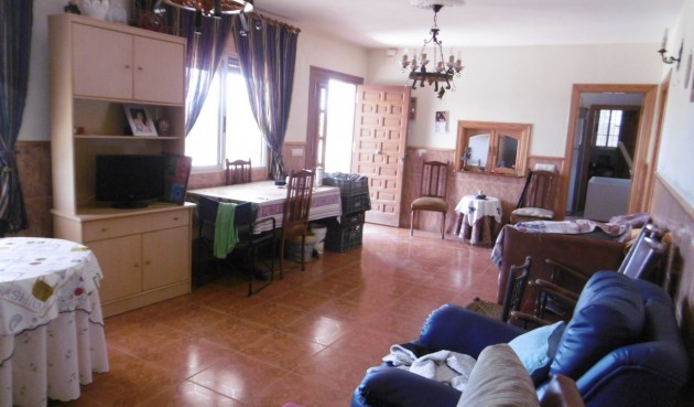 Reventa - Villa -
Yecla - Inland