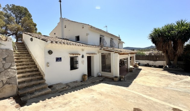 Brukt - Villa -
Hondón de las Nieves - Inland