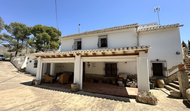 Resale - Villa -
Hondón de las Nieves - Inland