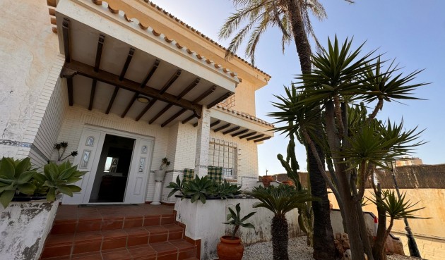 Resale - Villa -
La Manga del Mar Menor - Costa Calida