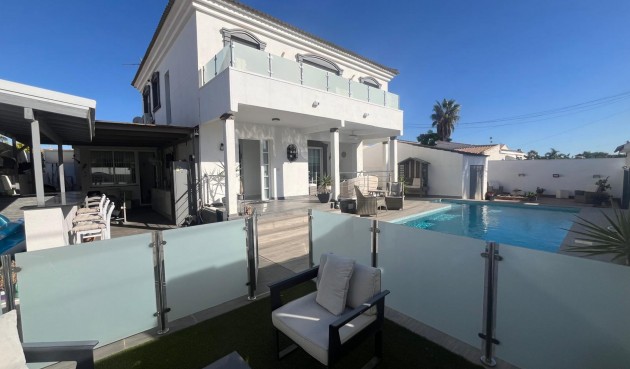 Resale - Villa -
Cabo Roig - Costa Blanca