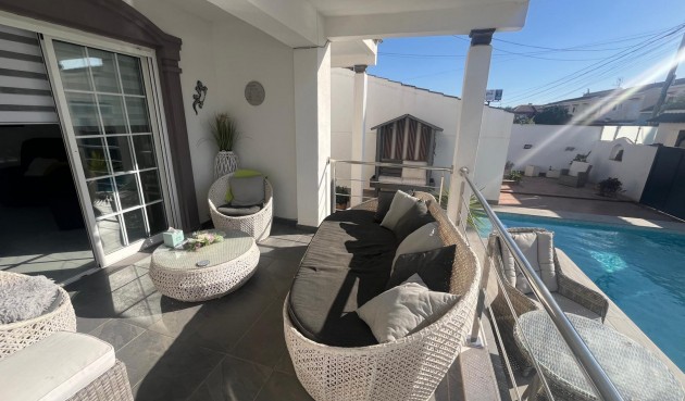 Reventa - Villa -
Cabo Roig - Costa Blanca