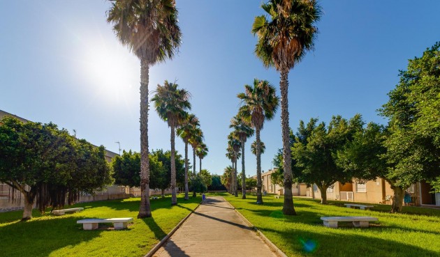 Återförsäljning - Duplex -
Torrevieja - Aguas Nuevas 2