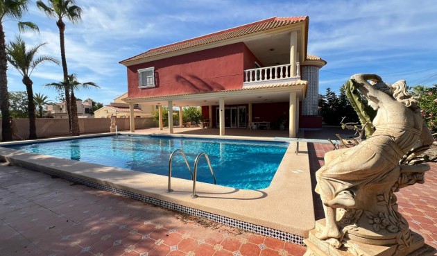 Återförsäljning - Villa -
Torrevieja - Torreta Florida