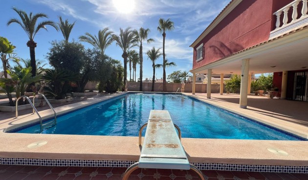 Resale - Villa -
Torrevieja - Torreta Florida