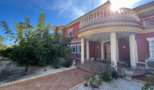 Resale - Villa -
Torrevieja - Torreta Florida