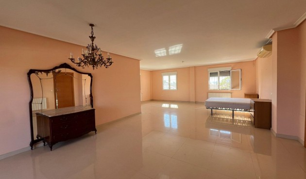 Resale - Villa -
Torrevieja - Torreta Florida