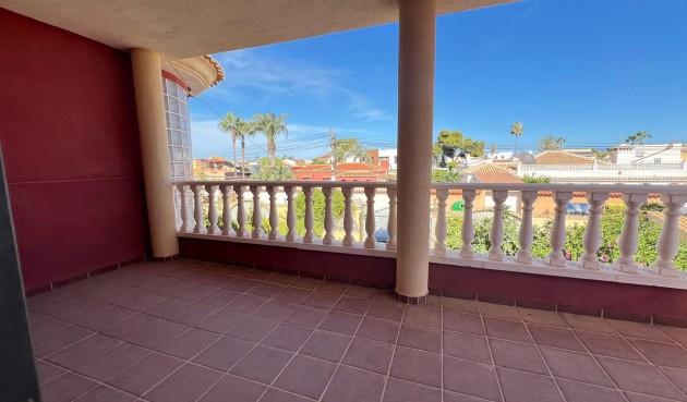 Återförsäljning - Villa -
Torrevieja - Torreta Florida