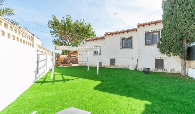 Resale - Villa -
Orihuela Costa - Punta Prima