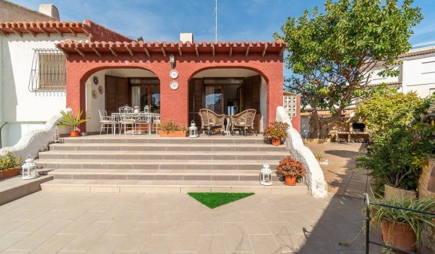 Återförsäljning - Villa -
Orihuela Costa - Punta Prima