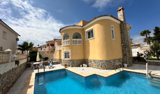 Återförsäljning - Villa -
Orihuela Costa - Villamartín