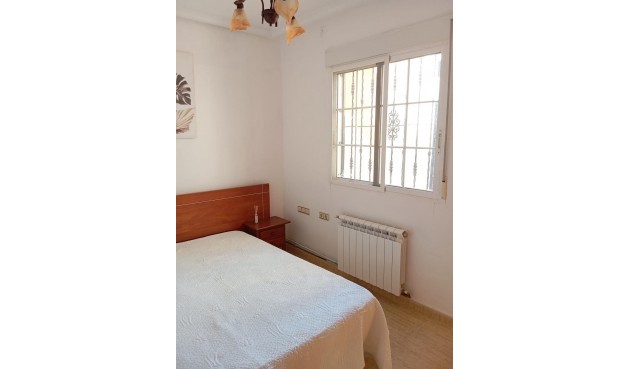 Resale - Bungalow -
Orihuela Costa - PAU 26