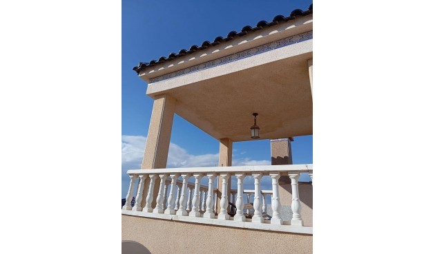 Resale - Bungalow -
Orihuela Costa - PAU 26