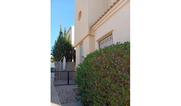 Resale - Bungalow -
Orihuela Costa - PAU 26