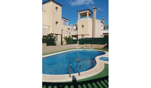 Resale - Bungalow -
Orihuela Costa - PAU 26