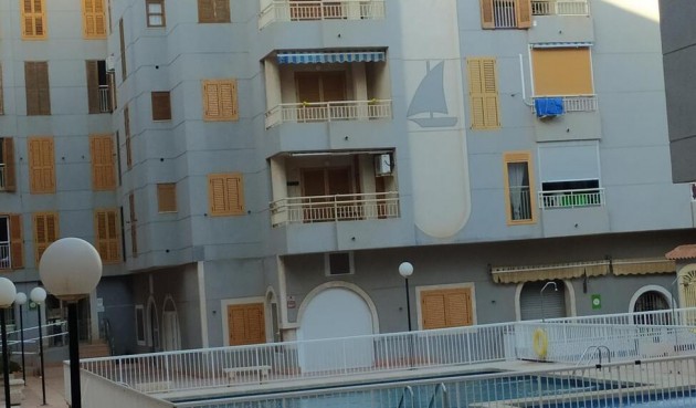 Återförsäljning - Apartment -
Torrevieja - Acequion