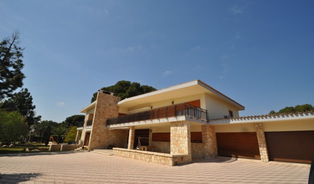 Resale - Villa -
Elda - Inland