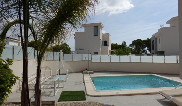 Återförsäljning - Town House -
La Nucía - Costa Blanca