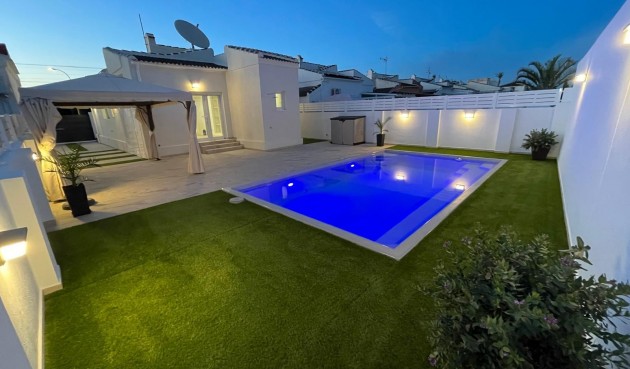 Återförsäljning - Villa -
Torrevieja - San Luis