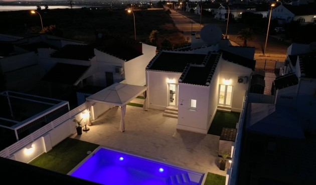 Återförsäljning - Villa -
Torrevieja - San Luis