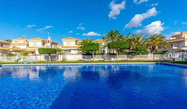 Återförsäljning - Town House -
Playa Flamenca - Costa Blanca