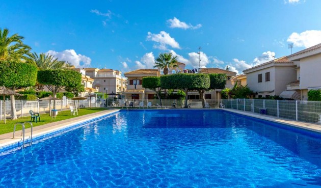 Återförsäljning - Town House -
Playa Flamenca - Costa Blanca