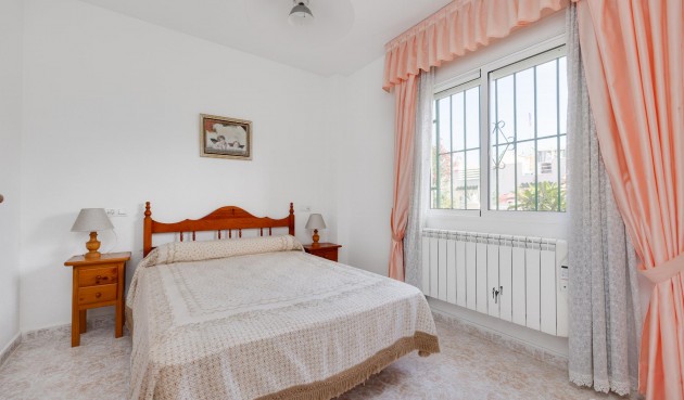 Brukt - Bungalow -
Orihuela Costa - Costa Blanca