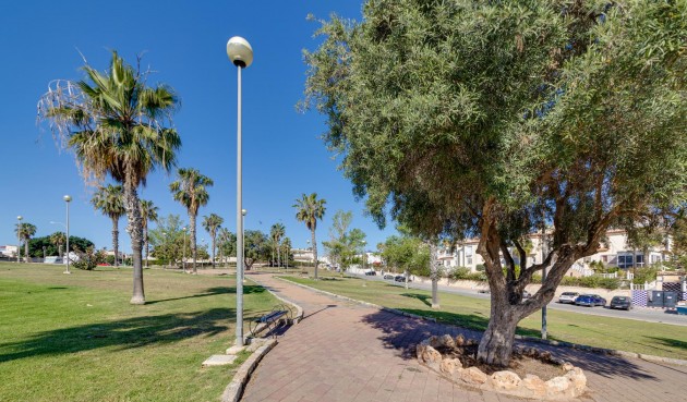 Resale - Bungalow -
Orihuela Costa - Costa Blanca