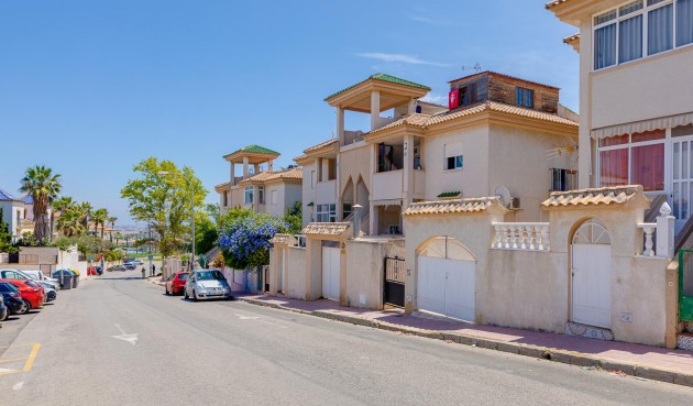 Resale - Bungalow -
Orihuela Costa - Costa Blanca