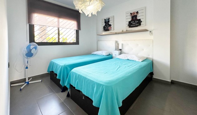 Brukt - Bungalow -
Orihuela Costa - Costa Blanca