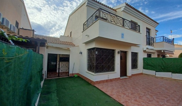 Brukt - Town House -
San Cayetano - Inland