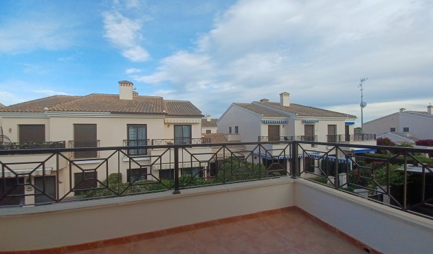 Reventa - Town House -
San Cayetano - Inland