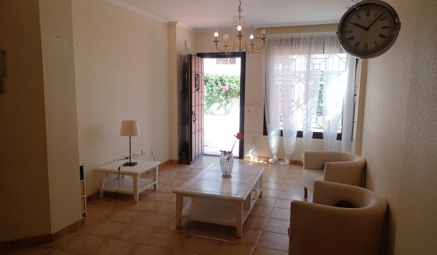 Reventa - Town House -
San Cayetano - Inland