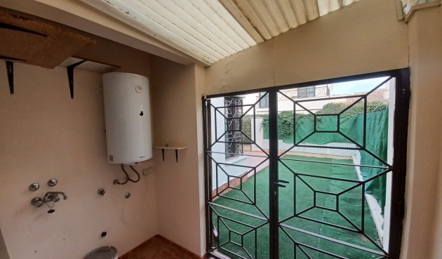 Resale - Town House -
San Cayetano - Inland