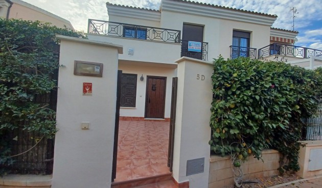 Reventa - Town House -
San Cayetano - Inland