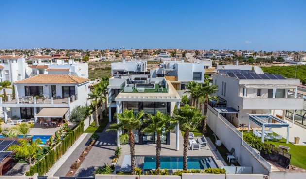 Brukt - Villa -
Ciudad Quesada - Costa Blanca