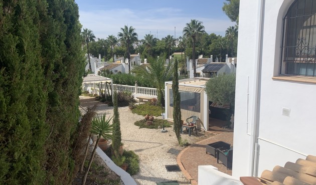 Resale - Villa -
Villamartin - Costa Blanca