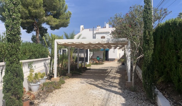 Återförsäljning - Villa -
Villamartin - Costa Blanca