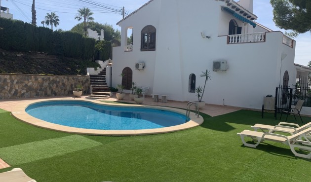 Resale - Villa -
Villamartin - Costa Blanca