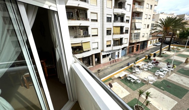 Resale - Apartment -
Torrevieja - Centro