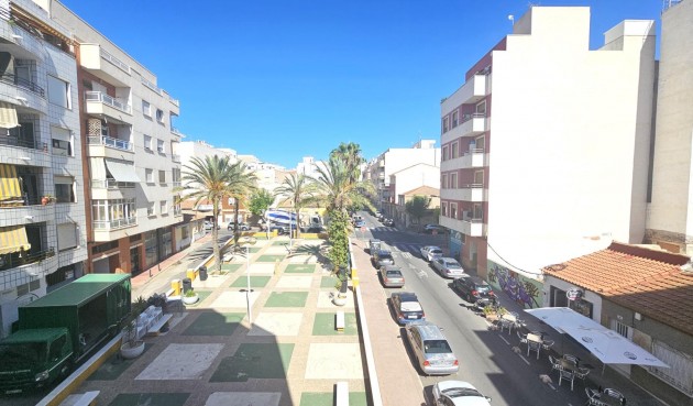 Återförsäljning - Apartment -
Torrevieja - Centro