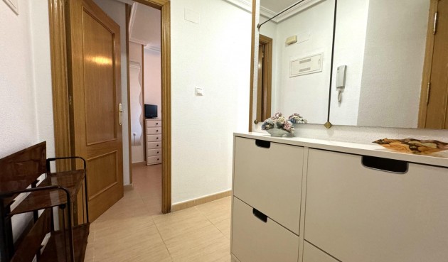 Återförsäljning - Apartment -
Torrevieja - Centro