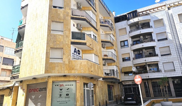 Resale - Apartment -
Torrevieja - Centro