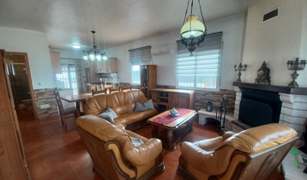 Resale - Villa -
cuevas de marin - Inland