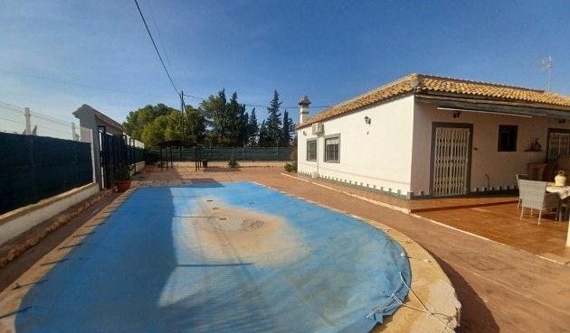 Resale - Villa -
cuevas de marin - Inland